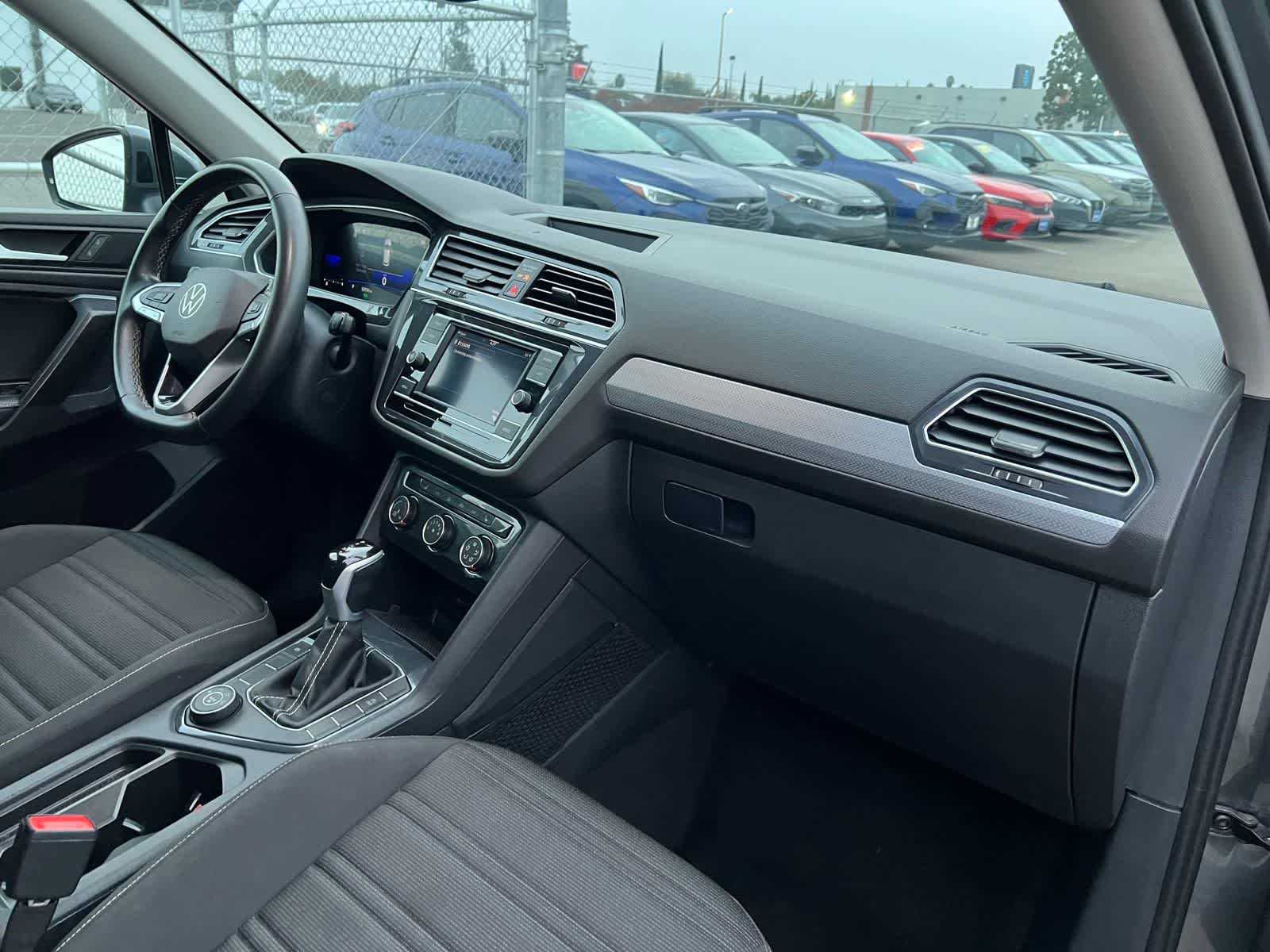 Thumbnail: 2024 Volkswagen Tiguan - 19