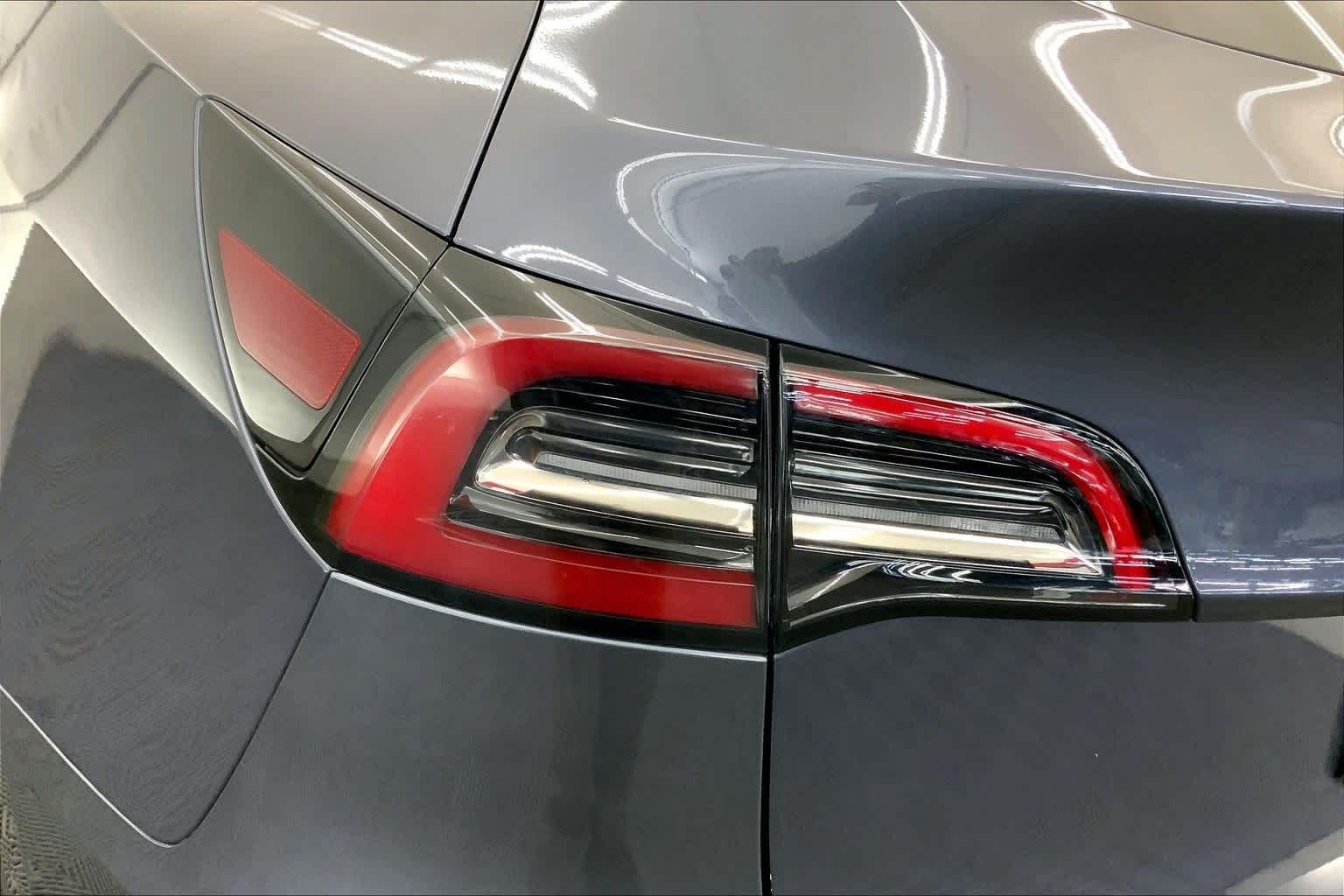 Thumbnail: 2022 Tesla Model Y - 32