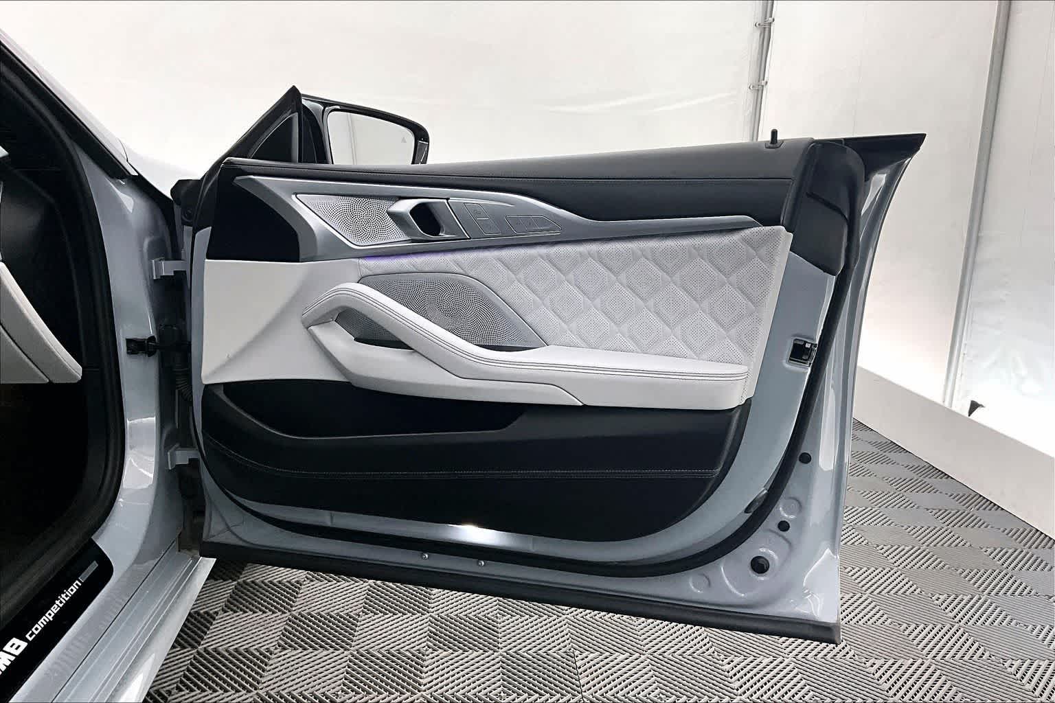 Thumbnail: 2023 BMW M8 - 28