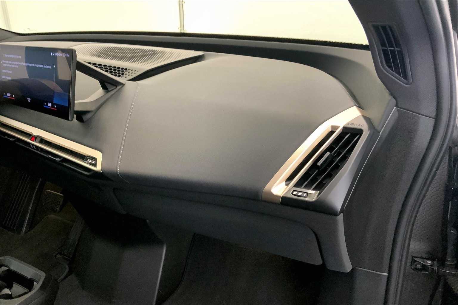 Thumbnail: 2022 BMW iX - 23