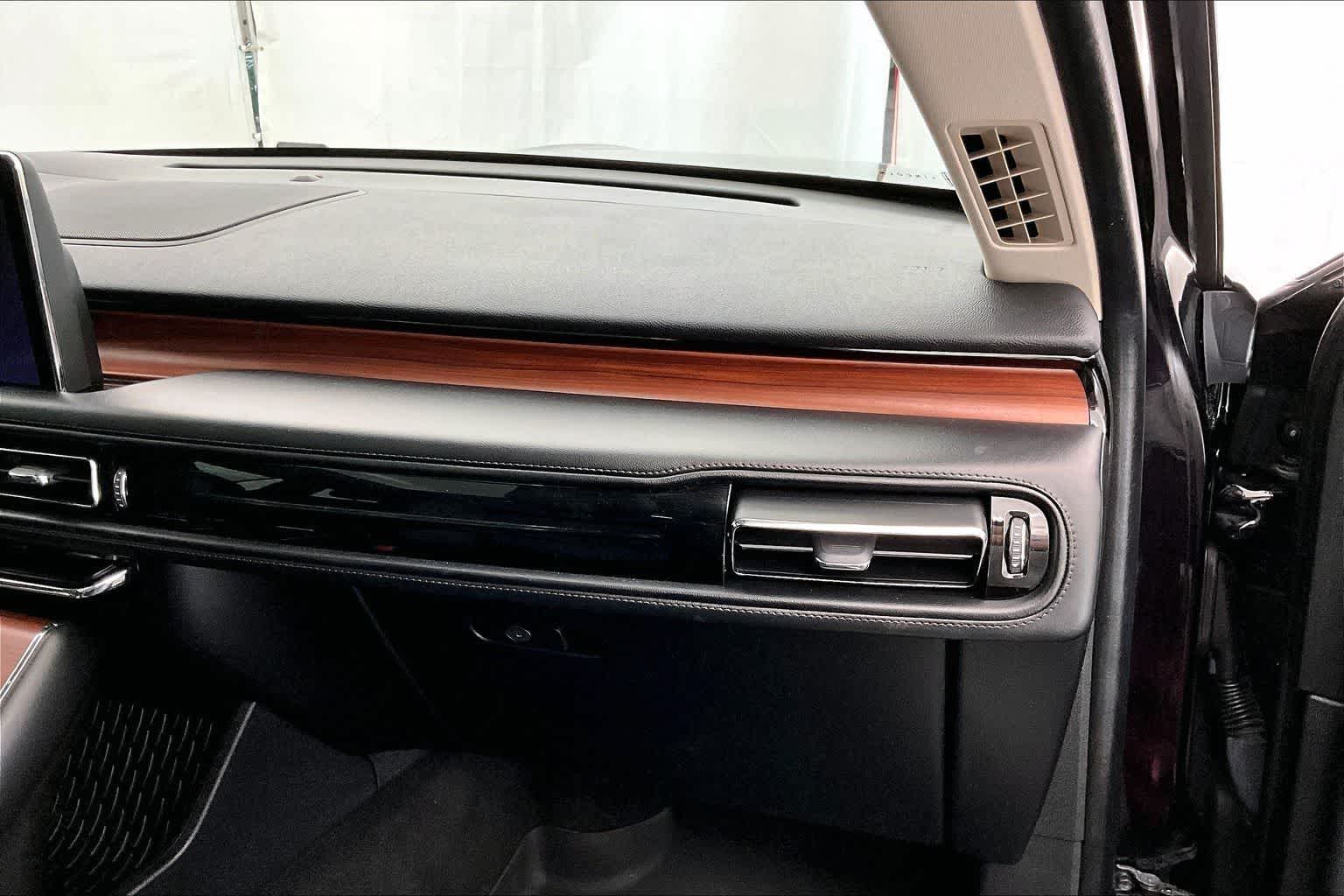 Thumbnail: 2023 Lincoln Aviator - 23