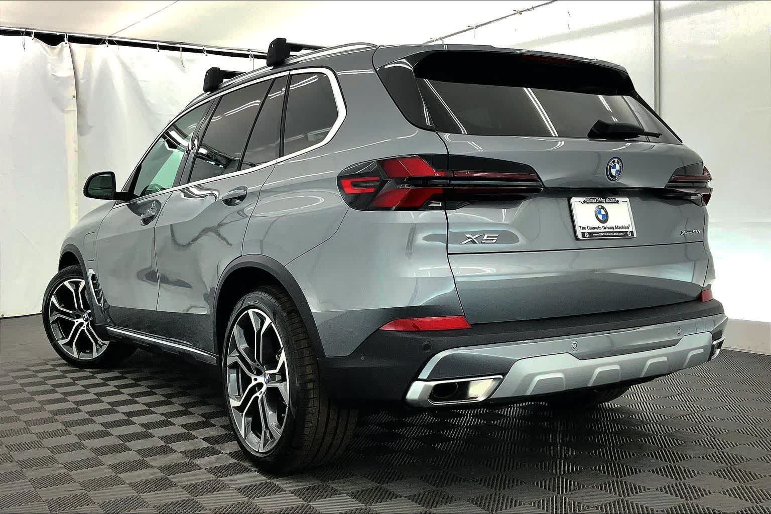 Thumbnail: 2026 BMW X5 - 4