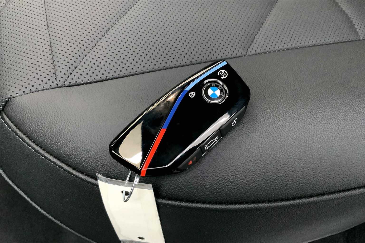 Thumbnail: 2025 BMW iX - 20