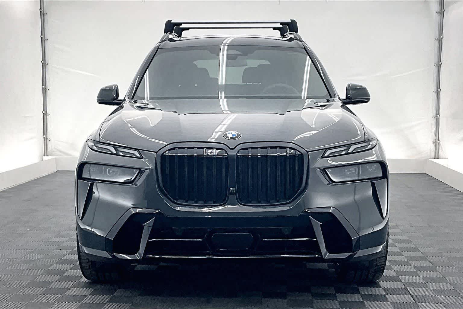 Thumbnail: 2026 BMW X7 - 6