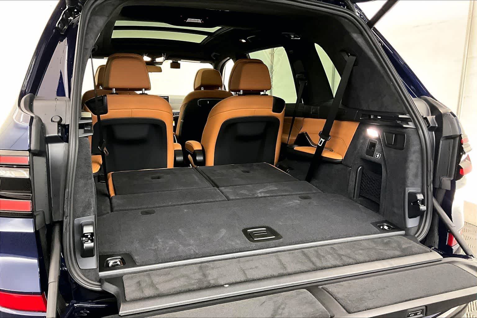 Thumbnail: 2026 BMW X7 - 19