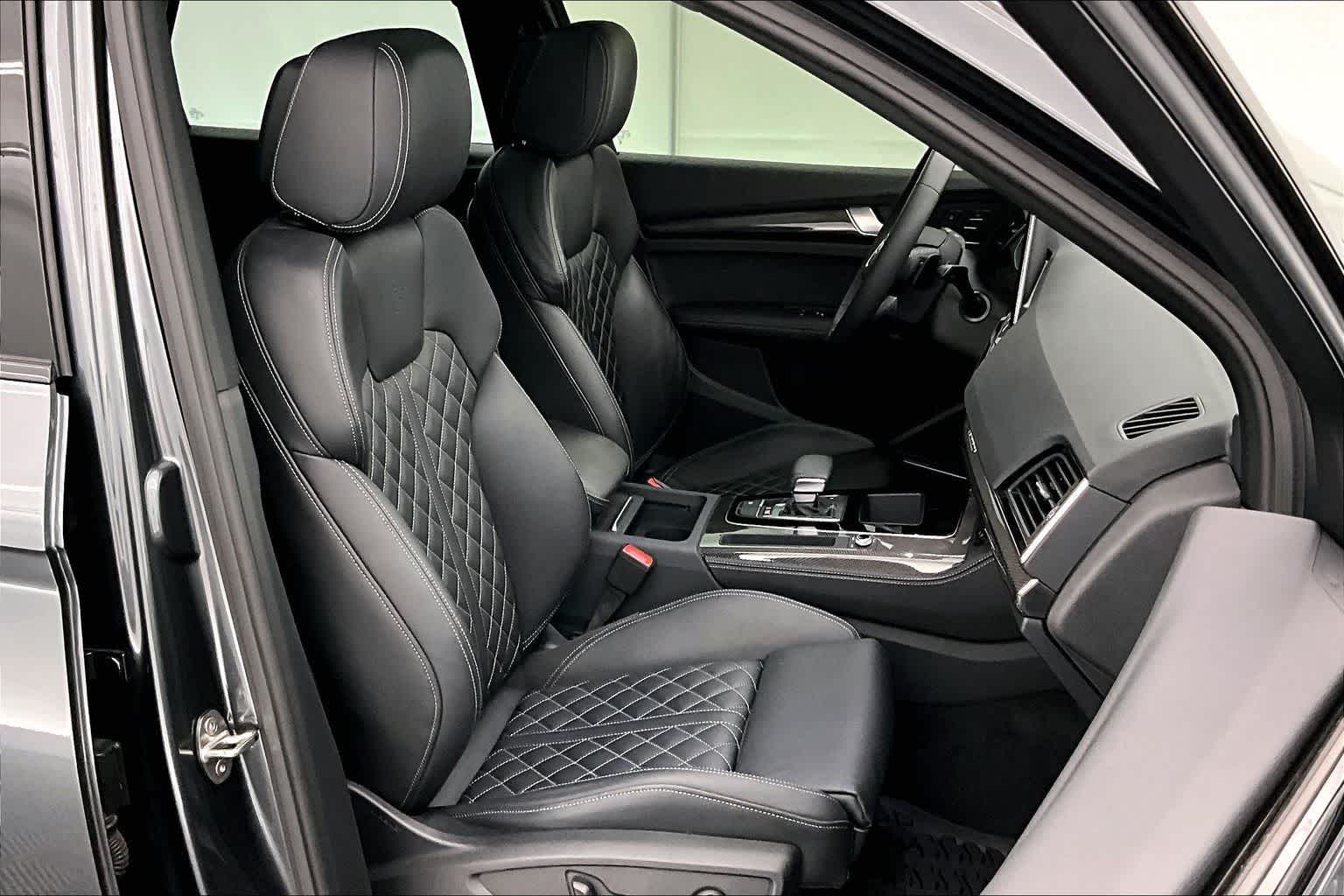 Thumbnail: 2024 Audi SQ5 - 13