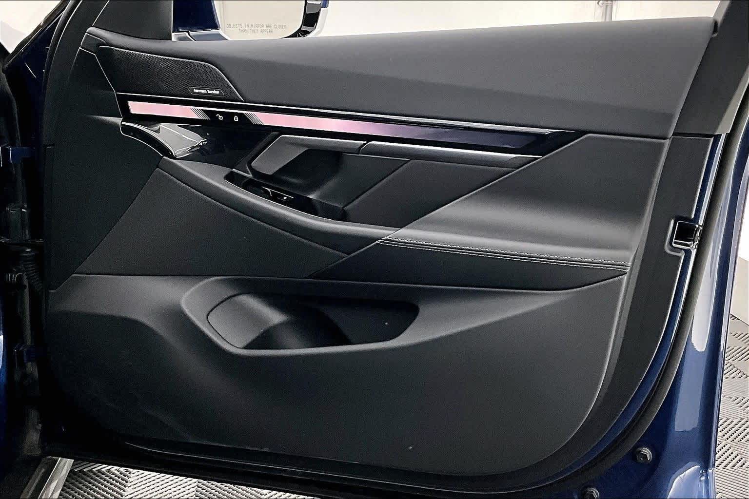 Thumbnail: 2026 BMW 5 Series - 28