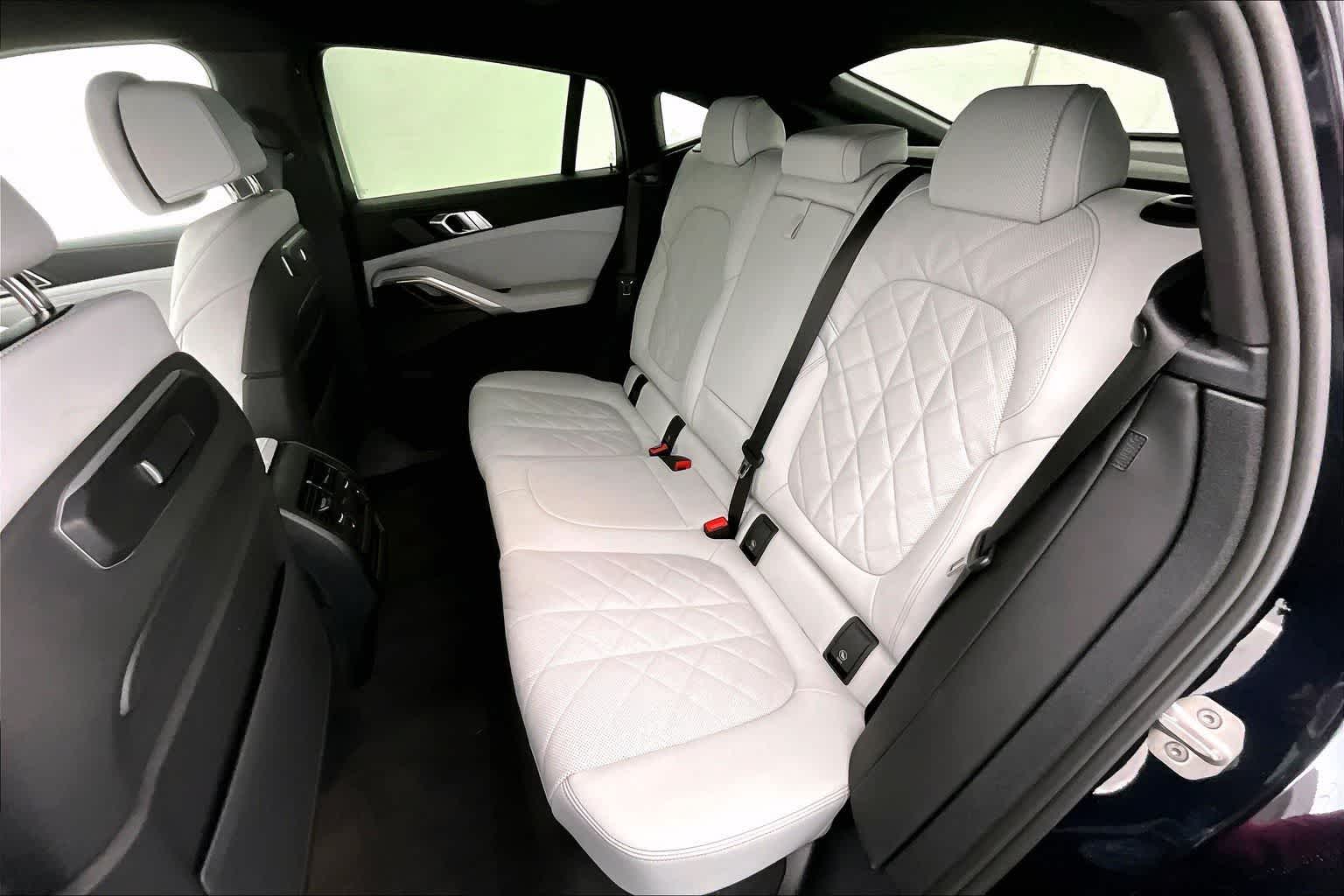 Thumbnail: 2026 BMW X6 - 13