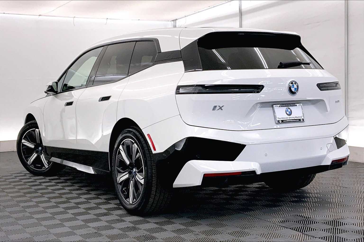 Thumbnail: 2023 BMW iX - 4