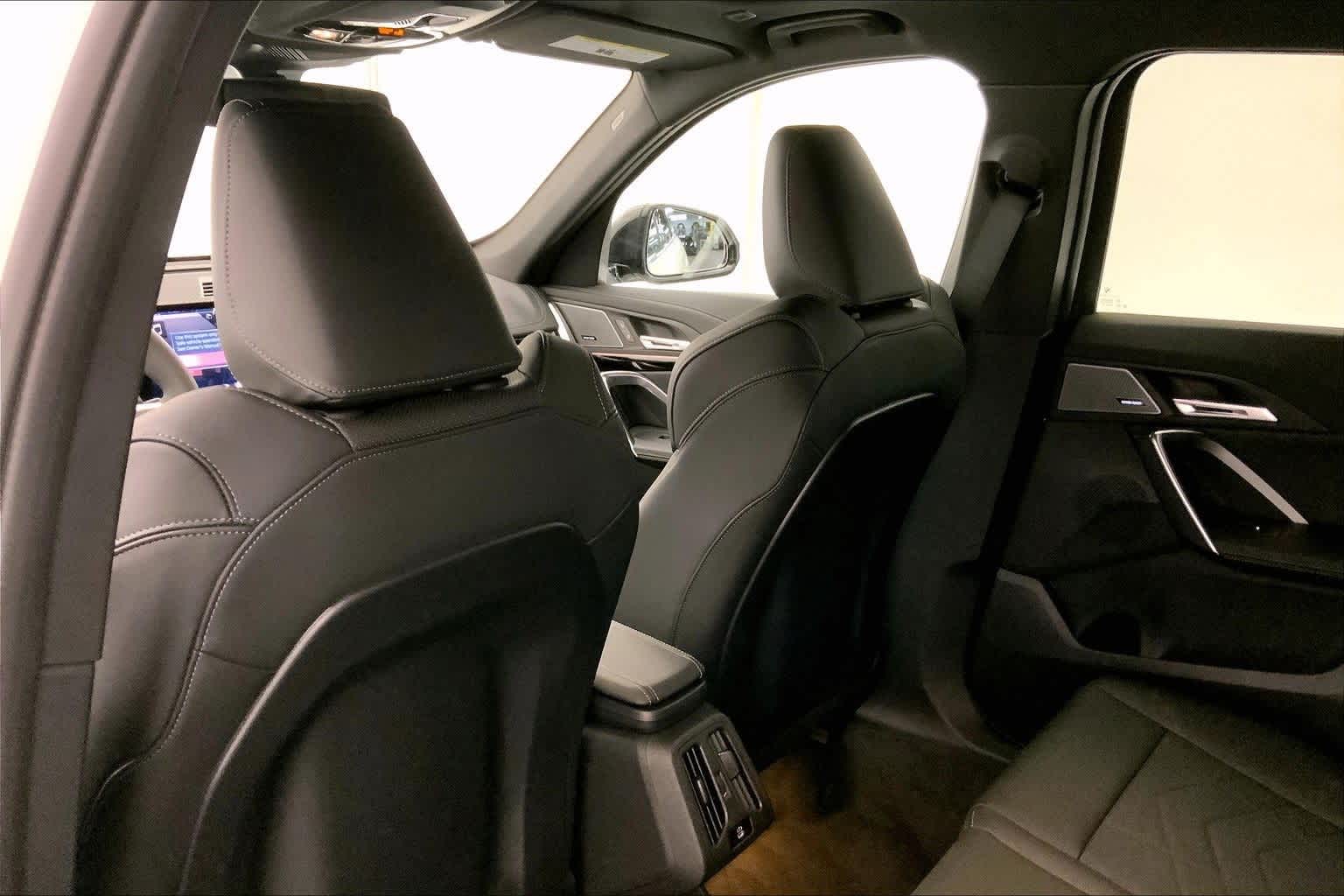 Thumbnail: 2026 BMW X1 - 12