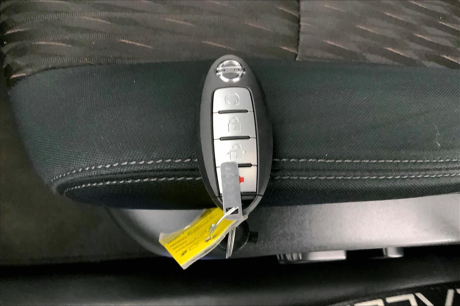 Thumbnail: 2017 Nissan Rogue - 19