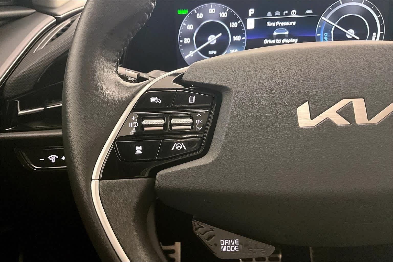 Thumbnail: 2023 Kia Niro - 24