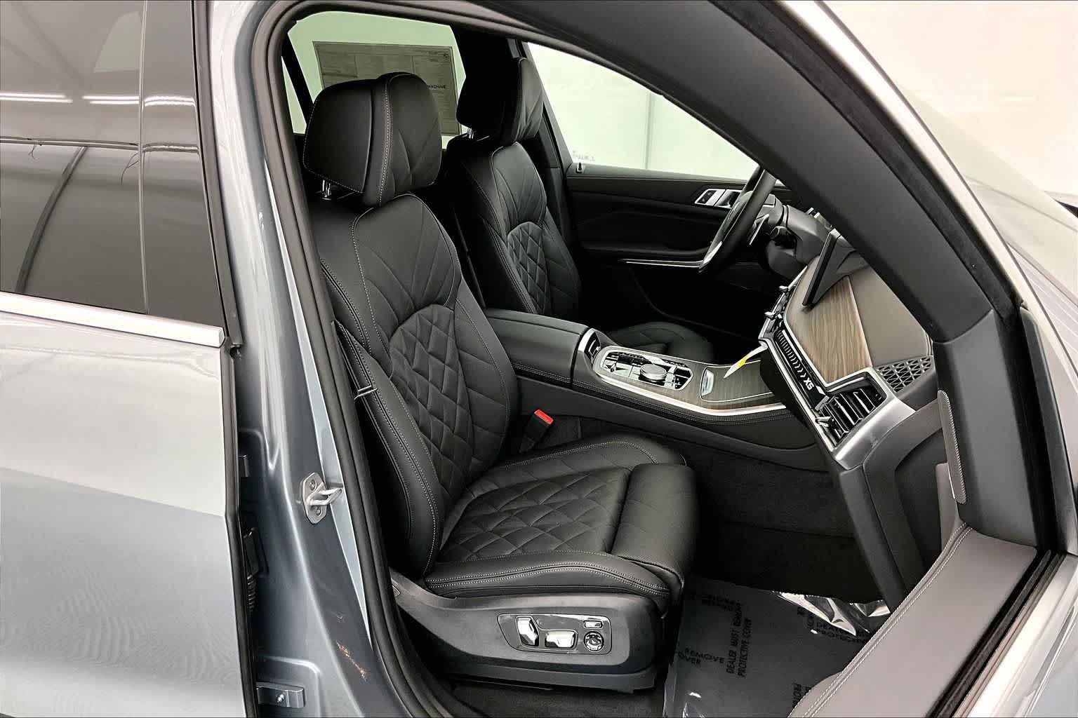 Thumbnail: 2026 BMW X5 - 14