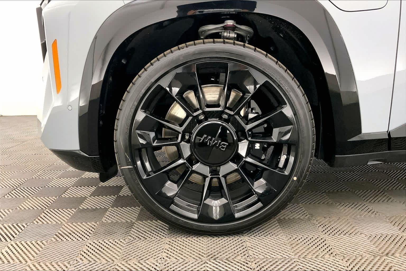 Thumbnail: 2026 BMW XM - 8