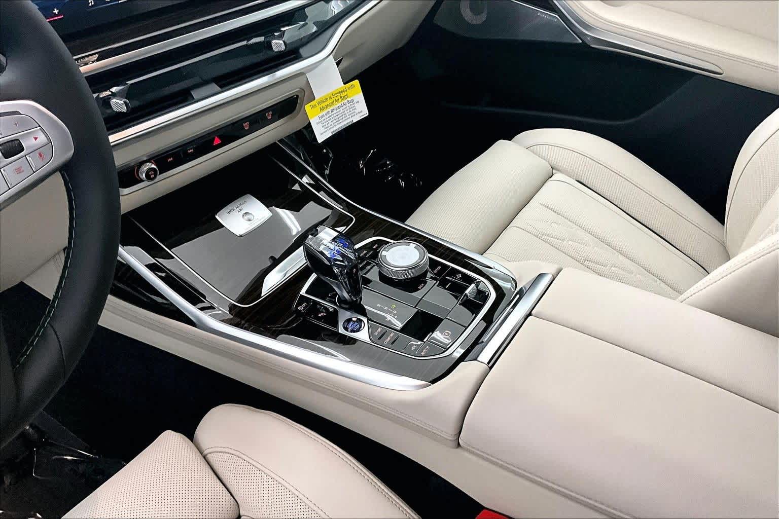 Thumbnail: 2026 BMW X7 - 17