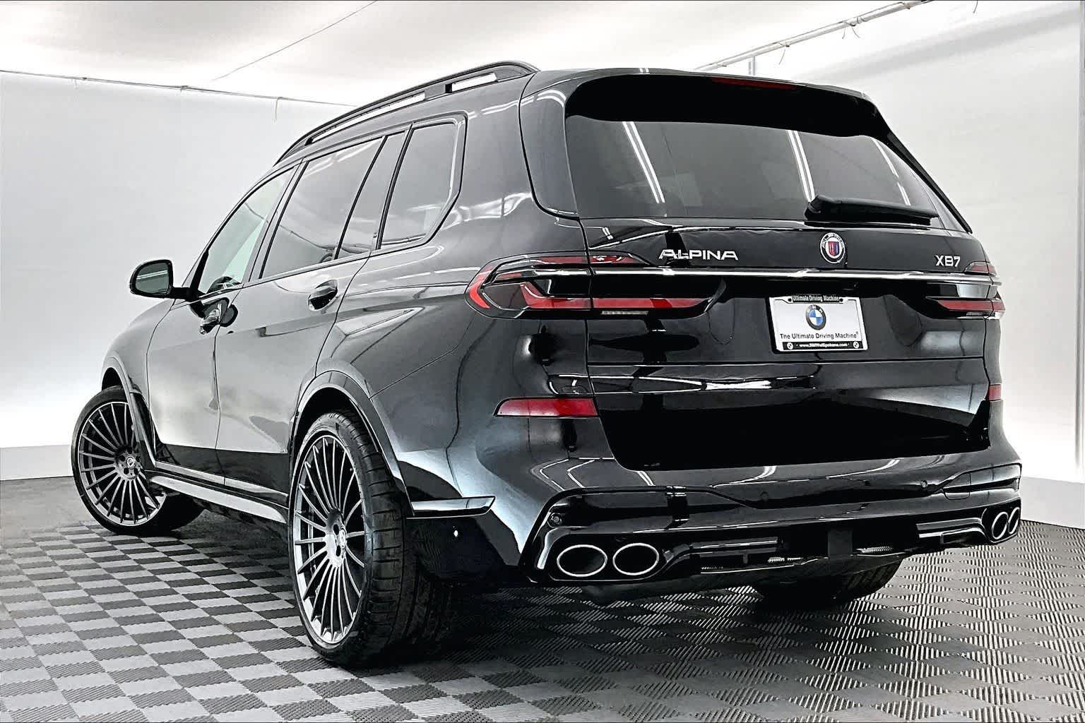 Thumbnail: 2026 BMW X7 - 4