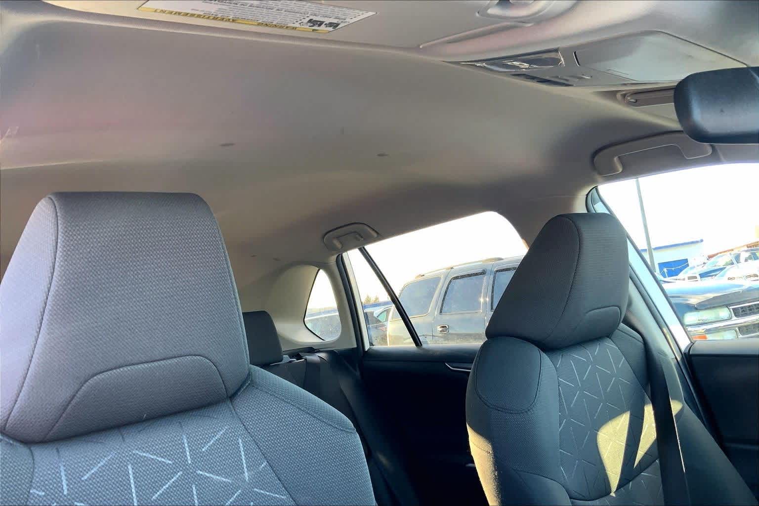 Thumbnail: 2021 Toyota RAV4 - 20