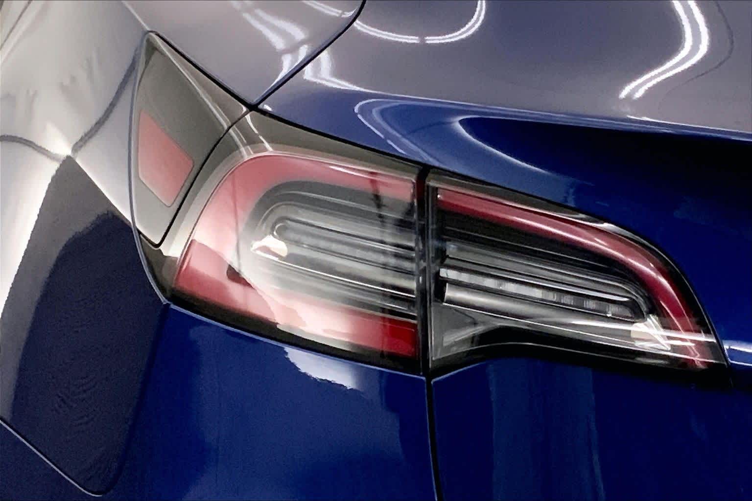 Thumbnail: 2022 Tesla Model 3 - 32