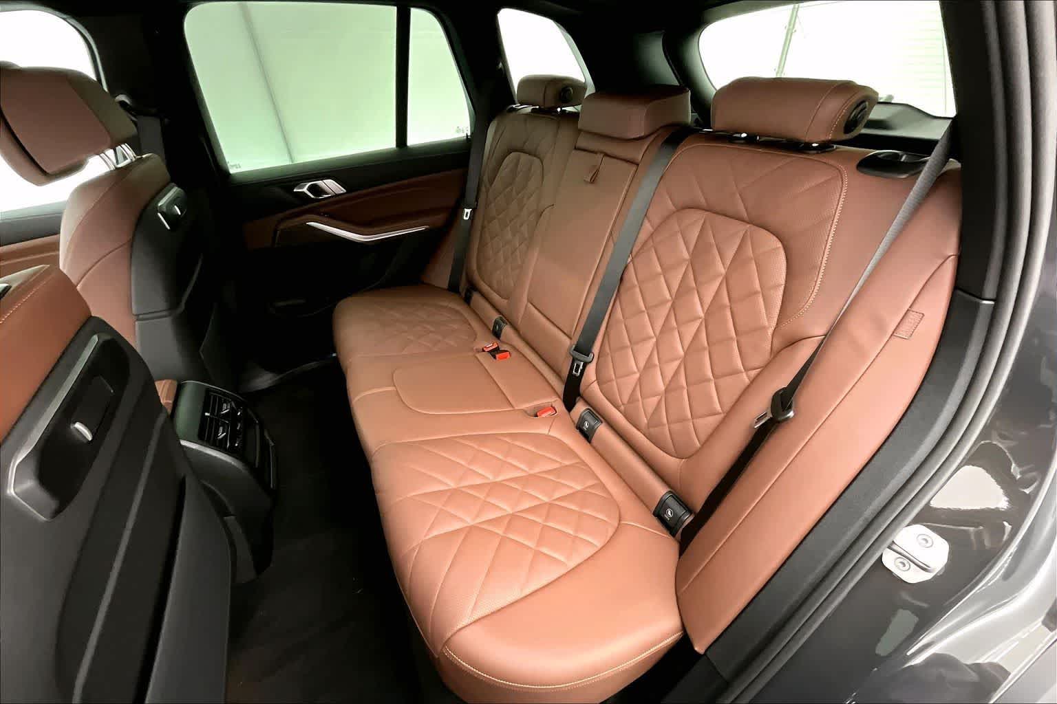Thumbnail: 2026 BMW X5 - 13