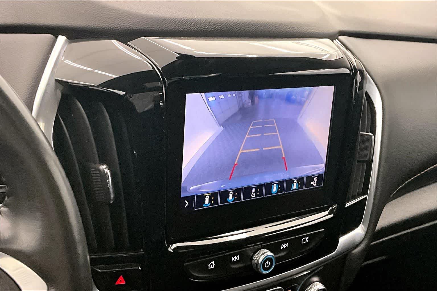 Thumbnail: 2021 Chevrolet Traverse - 26