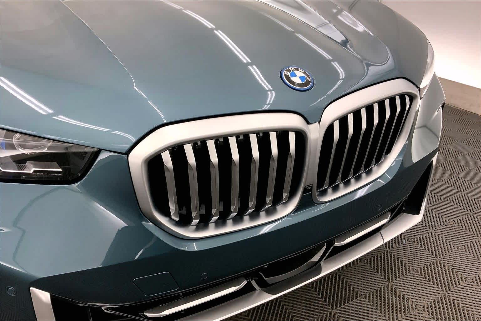 Thumbnail: 2025 BMW X5 - 33