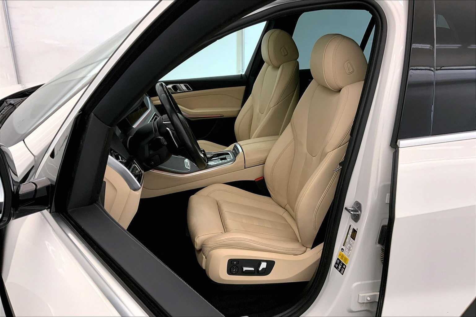 Thumbnail: 2022 BMW X5 - 11