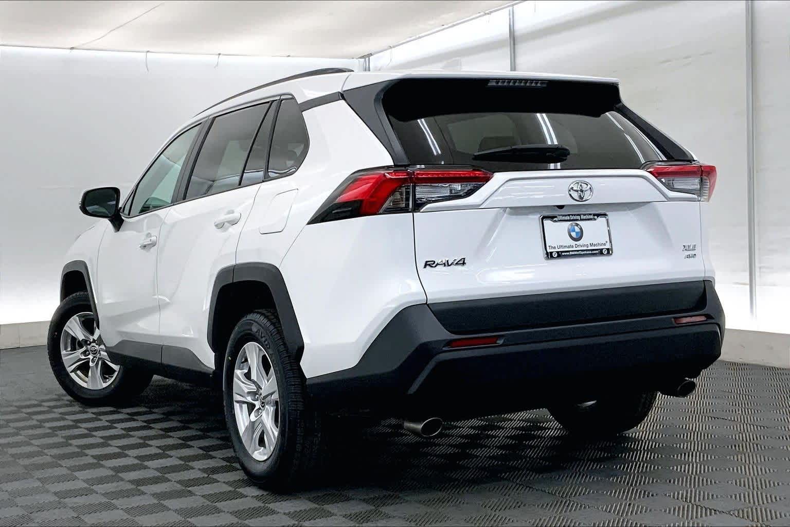Thumbnail: 2021 Toyota RAV4 - 4