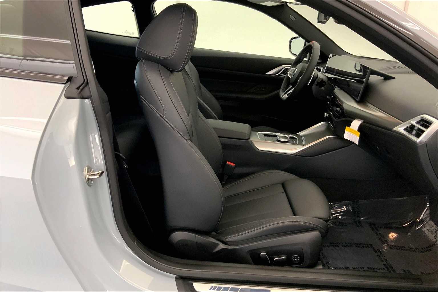 Thumbnail: 2026 BMW 4 Series - 13