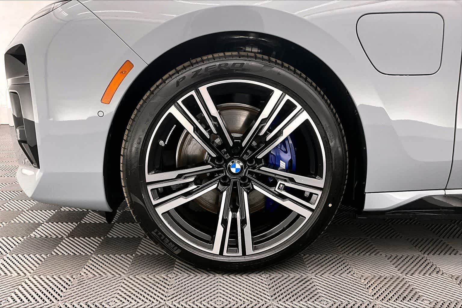 Thumbnail: 2026 BMW 7 Series - 8