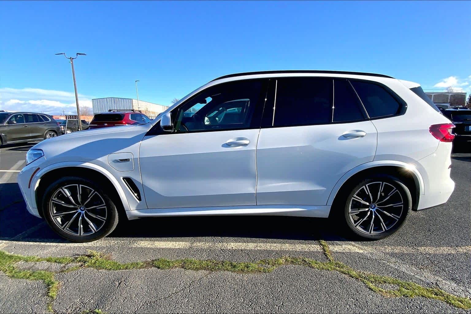 Thumbnail: 2022 BMW X5 - 3