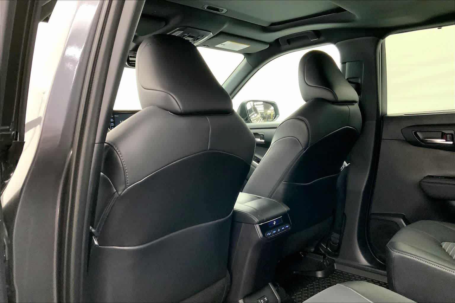 Thumbnail: 2021 Toyota Highlander - 12