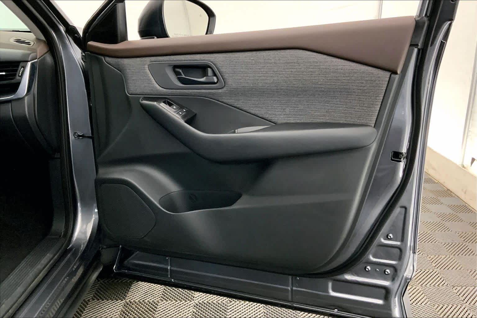 Thumbnail: 2023 Nissan Rogue - 28