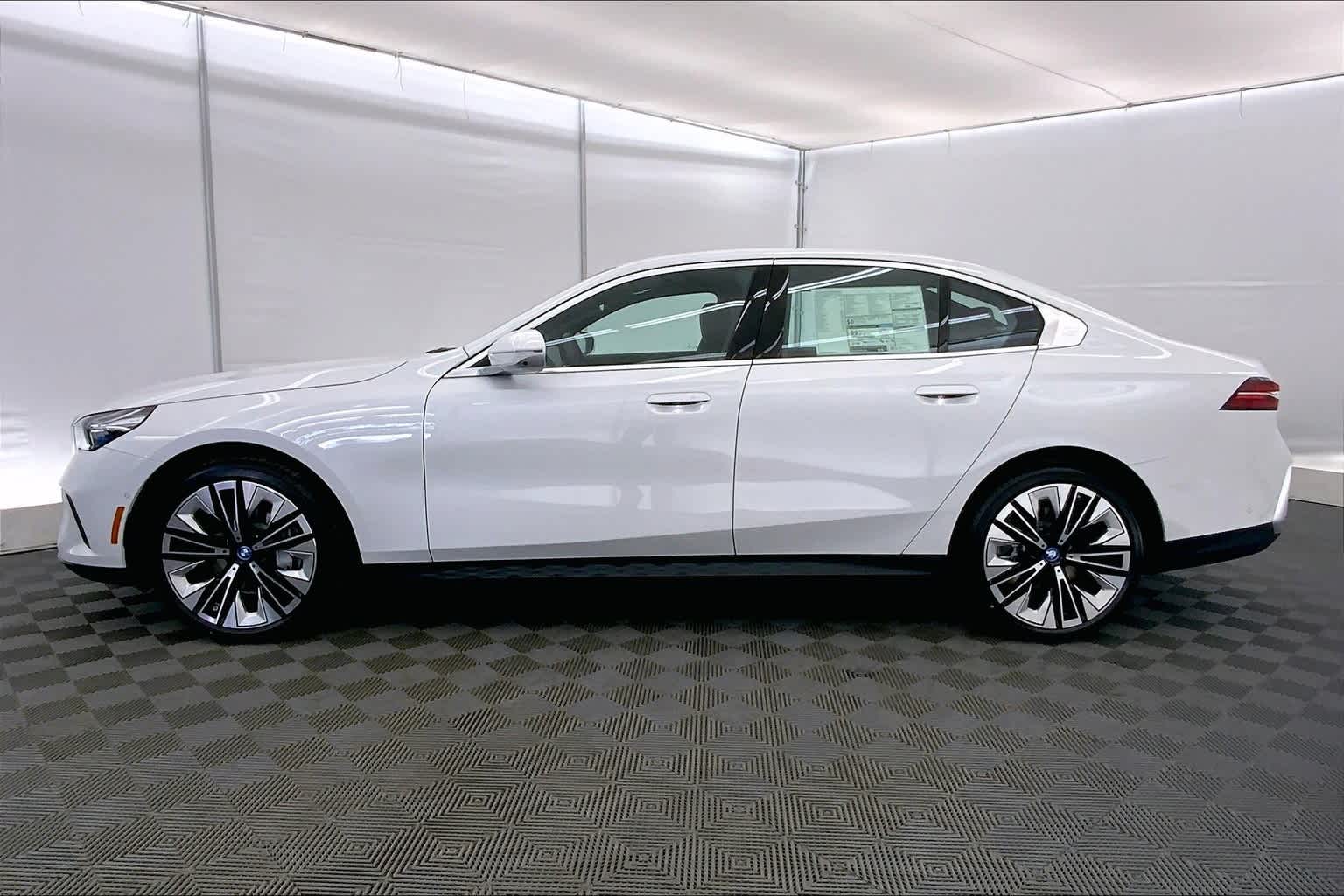 Thumbnail: 2024 BMW i5 - 3