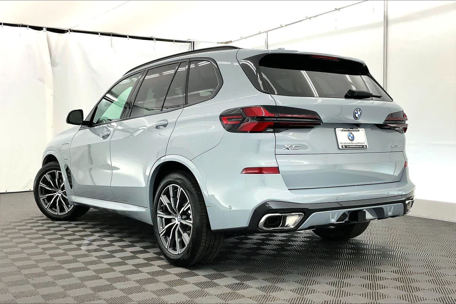 Thumbnail: 2026 BMW X5 - 4