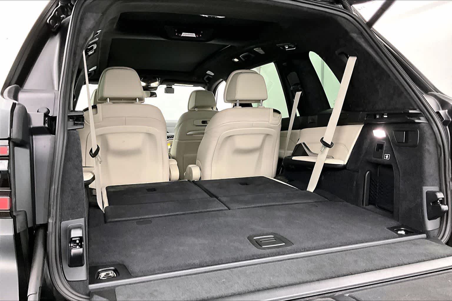 Thumbnail: 2026 BMW X7 - 19