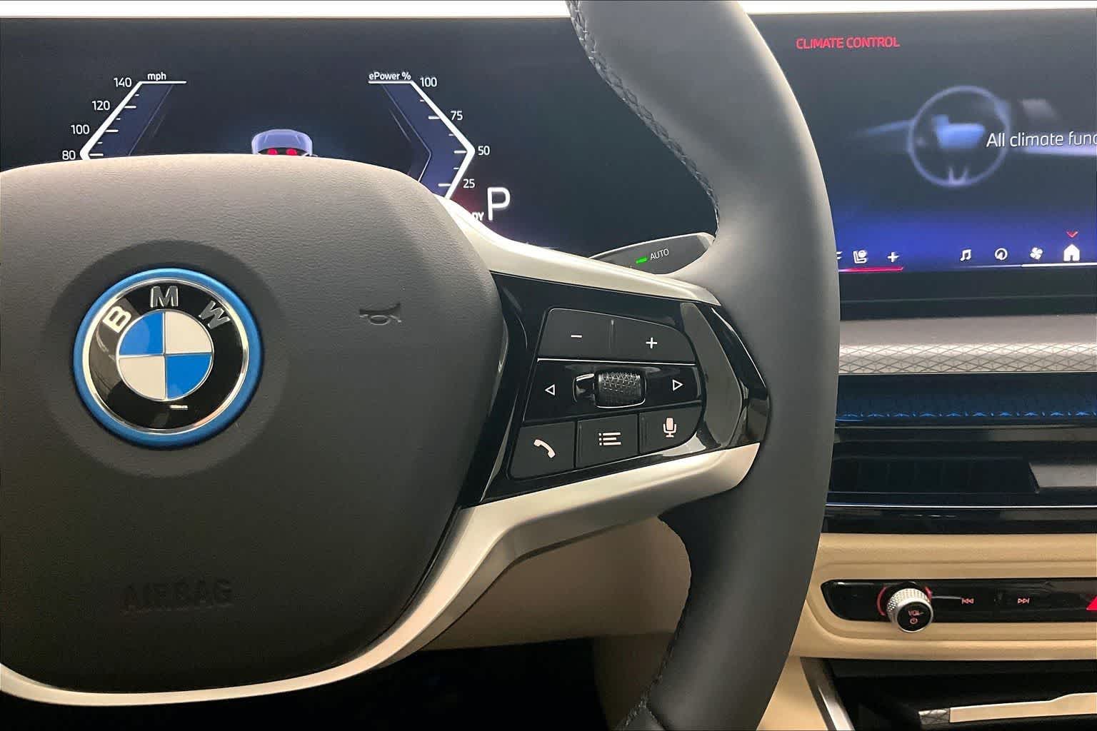 Thumbnail: 2025 BMW i4 - 25
