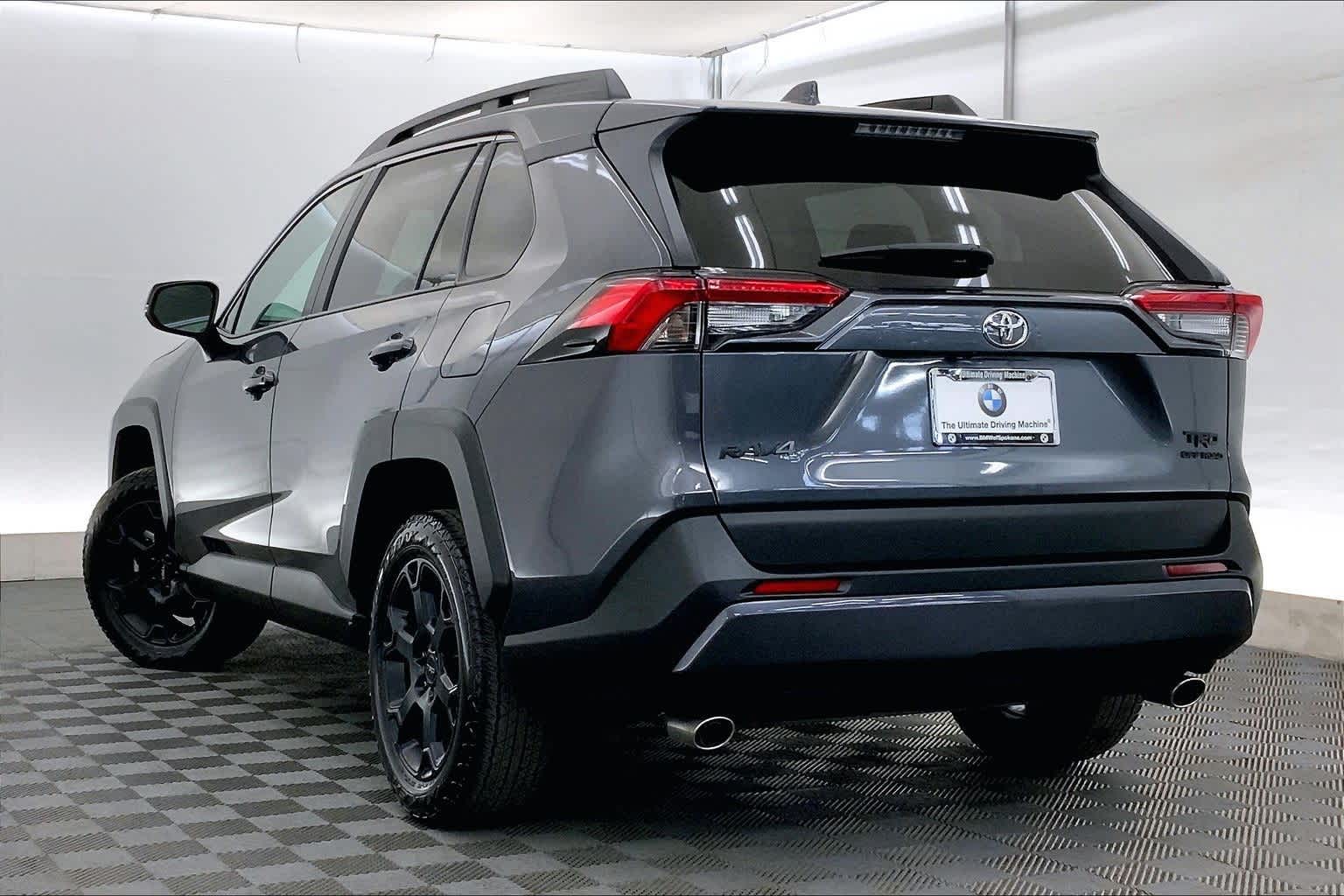 Thumbnail: 2021 Toyota RAV4 - 4