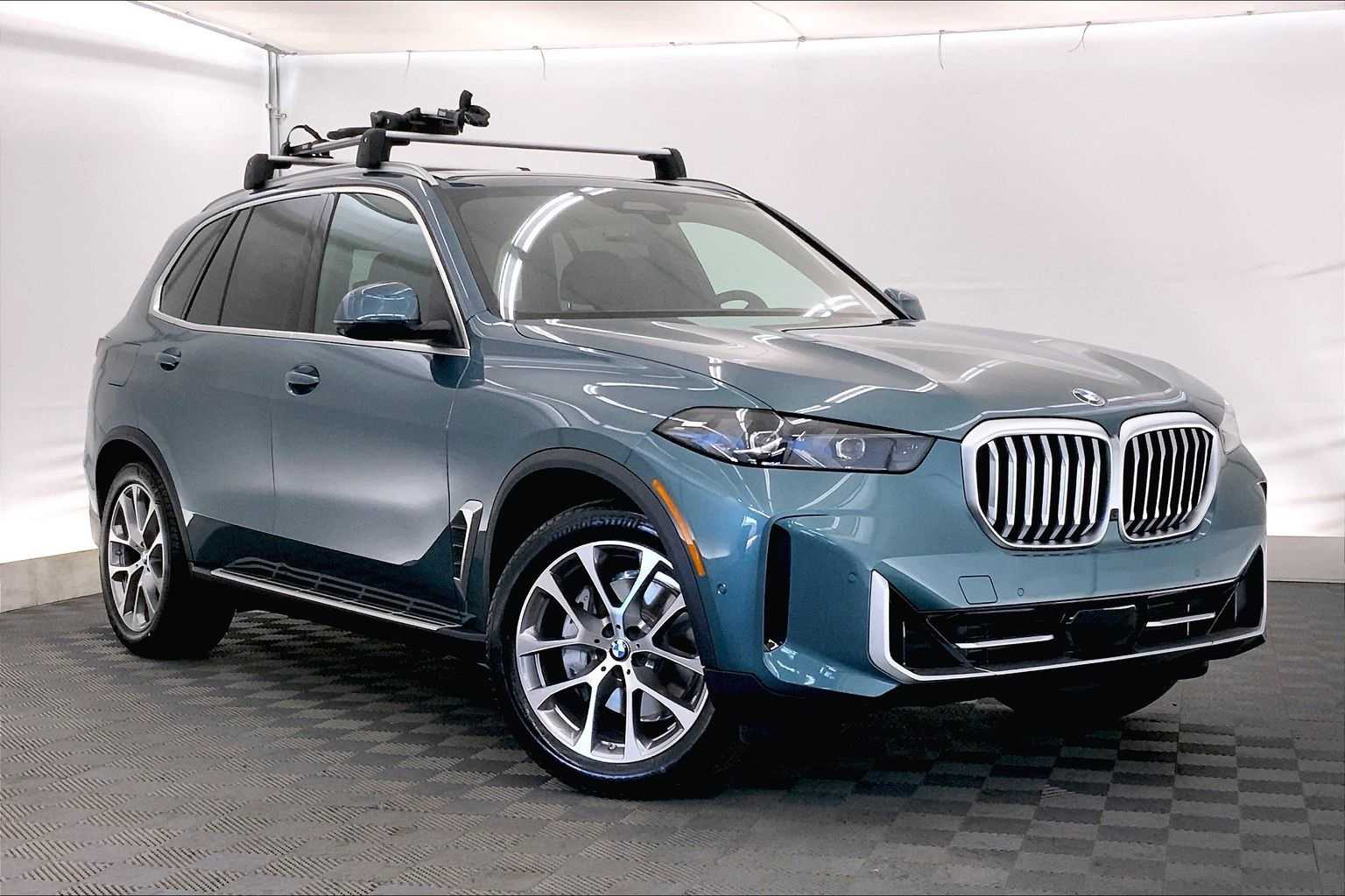 Thumbnail: 2026 BMW X5 - 21