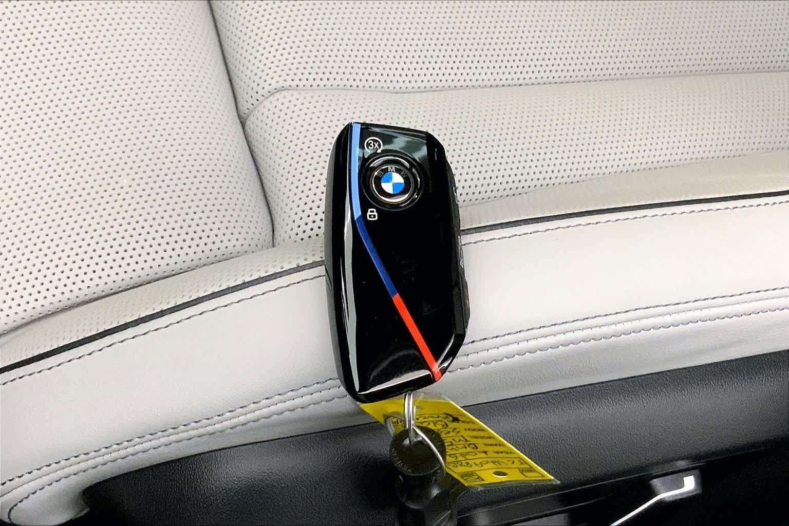 Thumbnail: 2026 BMW M5 - 19