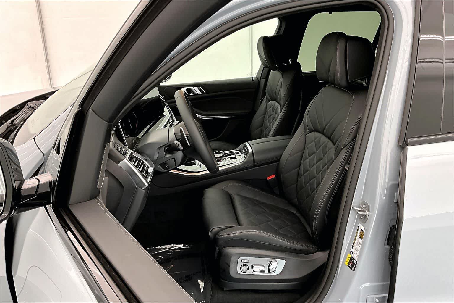 Thumbnail: 2026 BMW X5 - 11