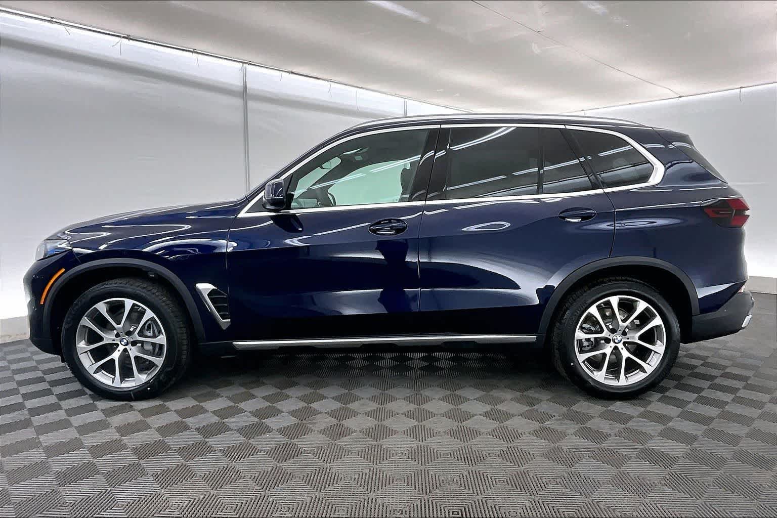 Thumbnail: 2026 BMW X5 - 3