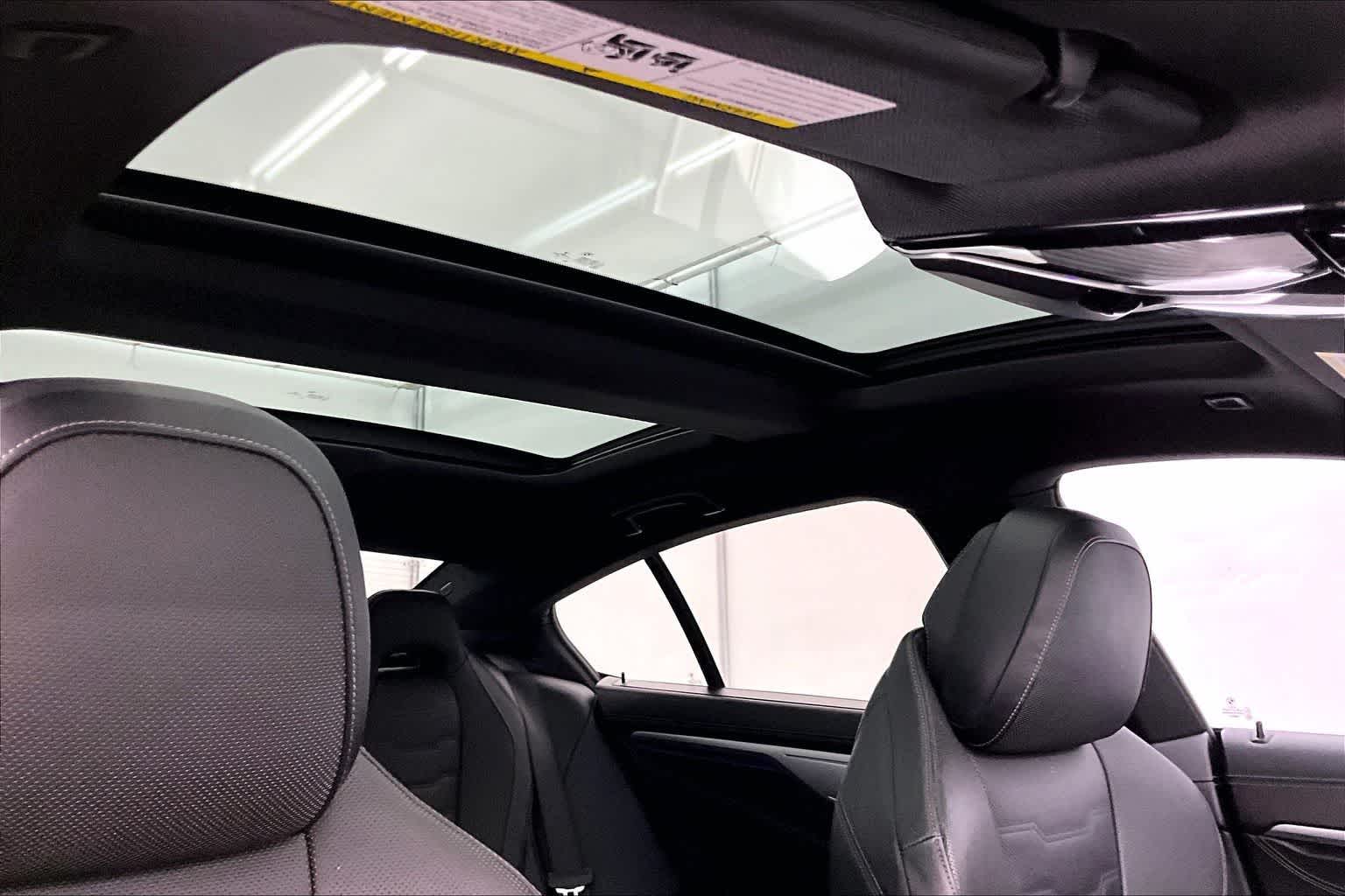 Thumbnail: 2020 BMW 8 Series - 30