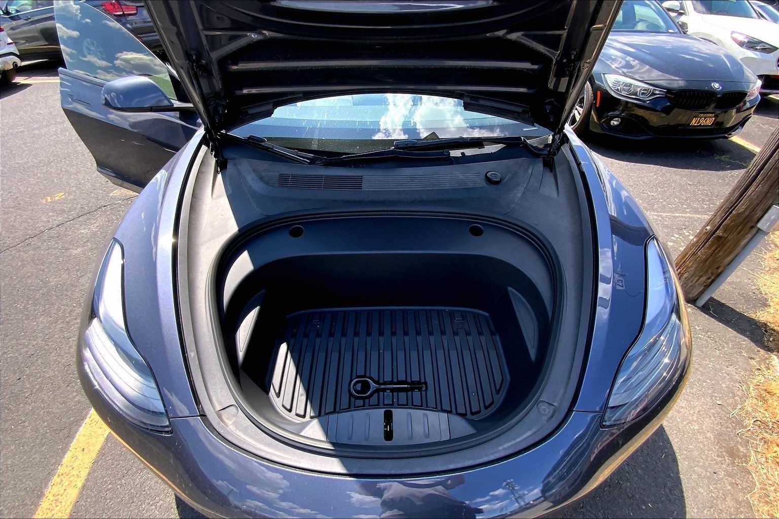 Thumbnail: 2023 Tesla Model 3 - 9