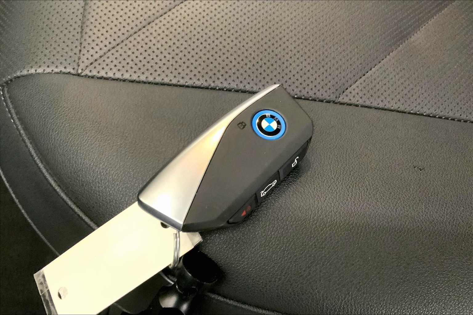 Thumbnail: 2022 BMW iX - 19
