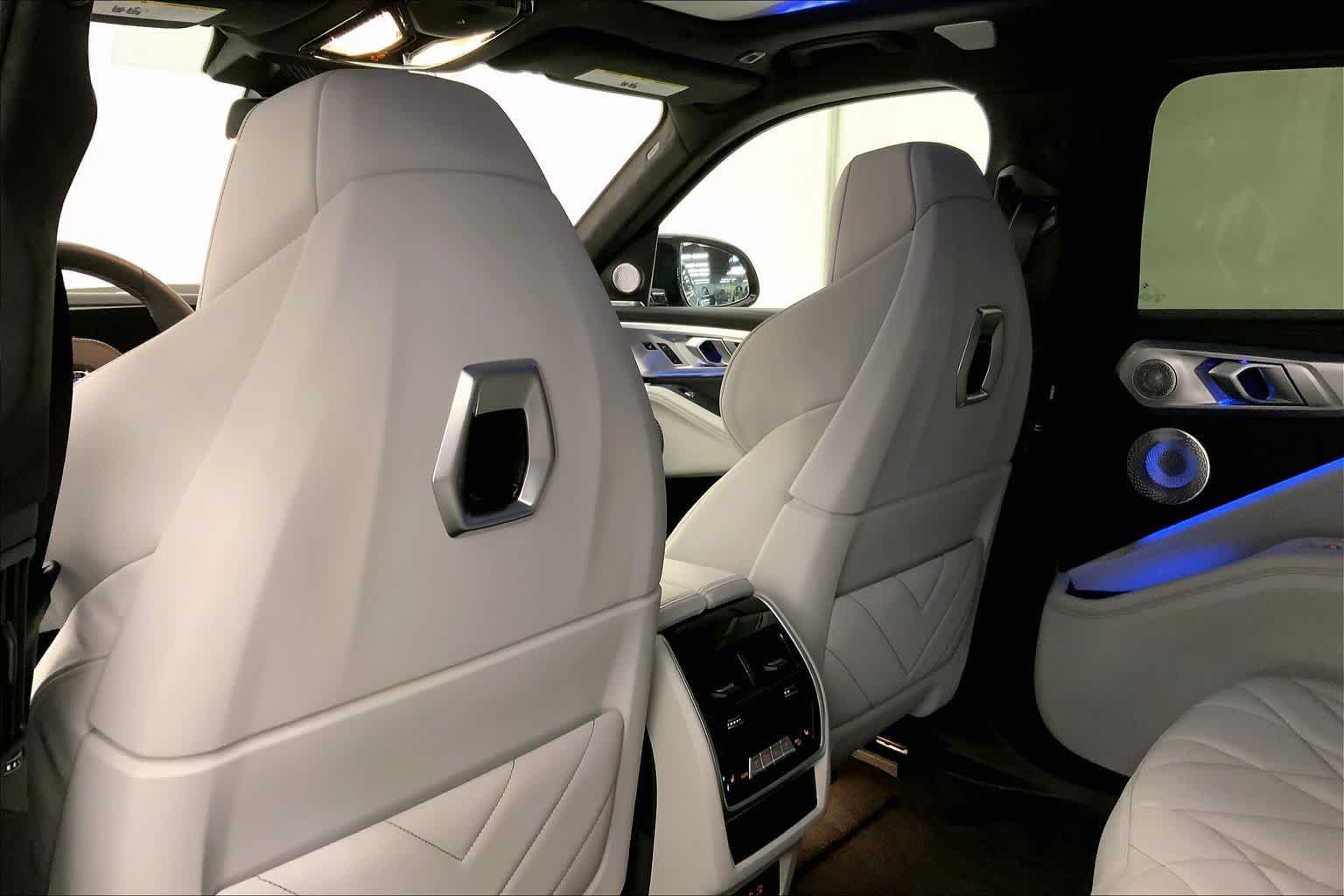 Thumbnail: 2026 BMW XM - 12