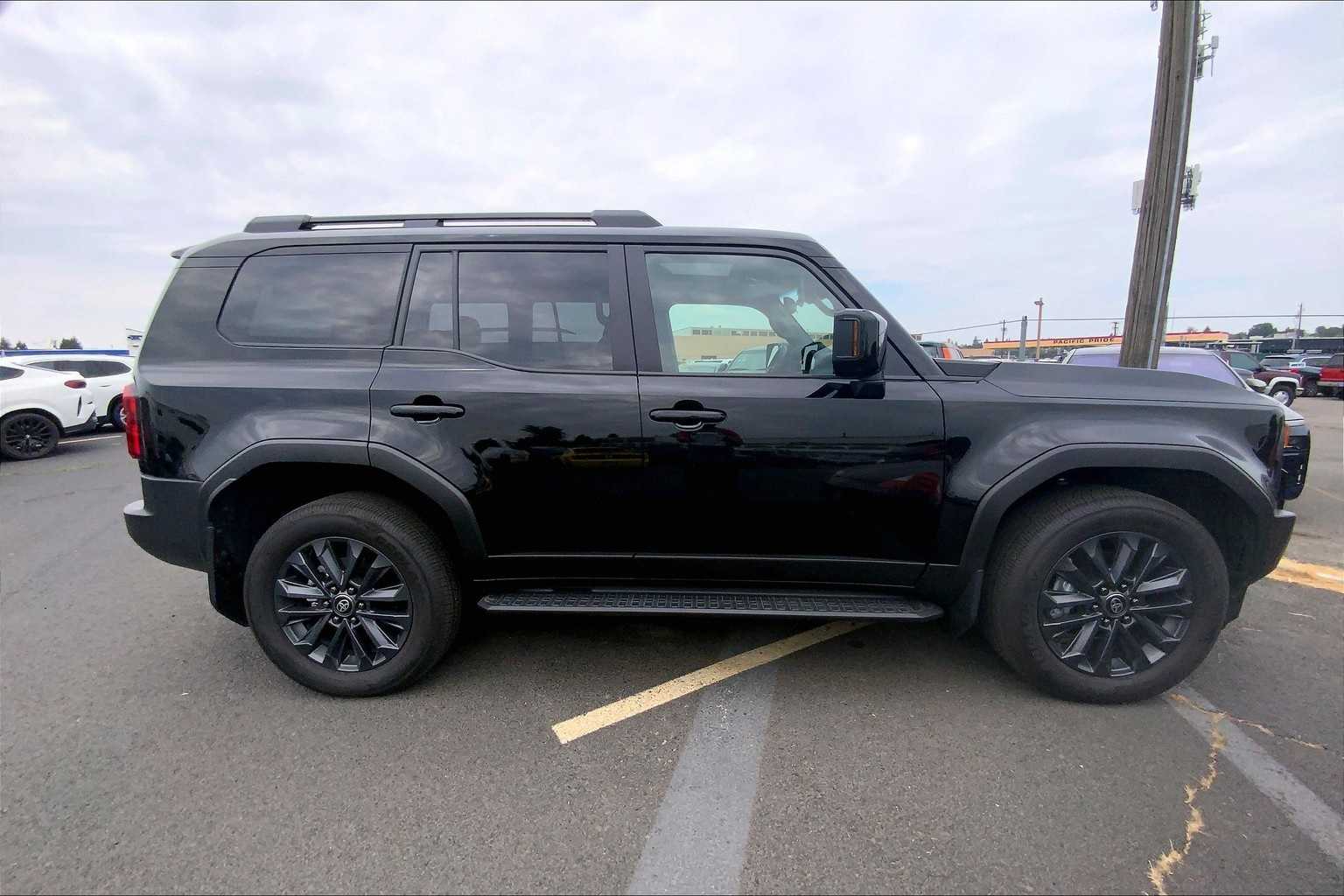 Thumbnail: 2025 Toyota Land Cruiser - 9