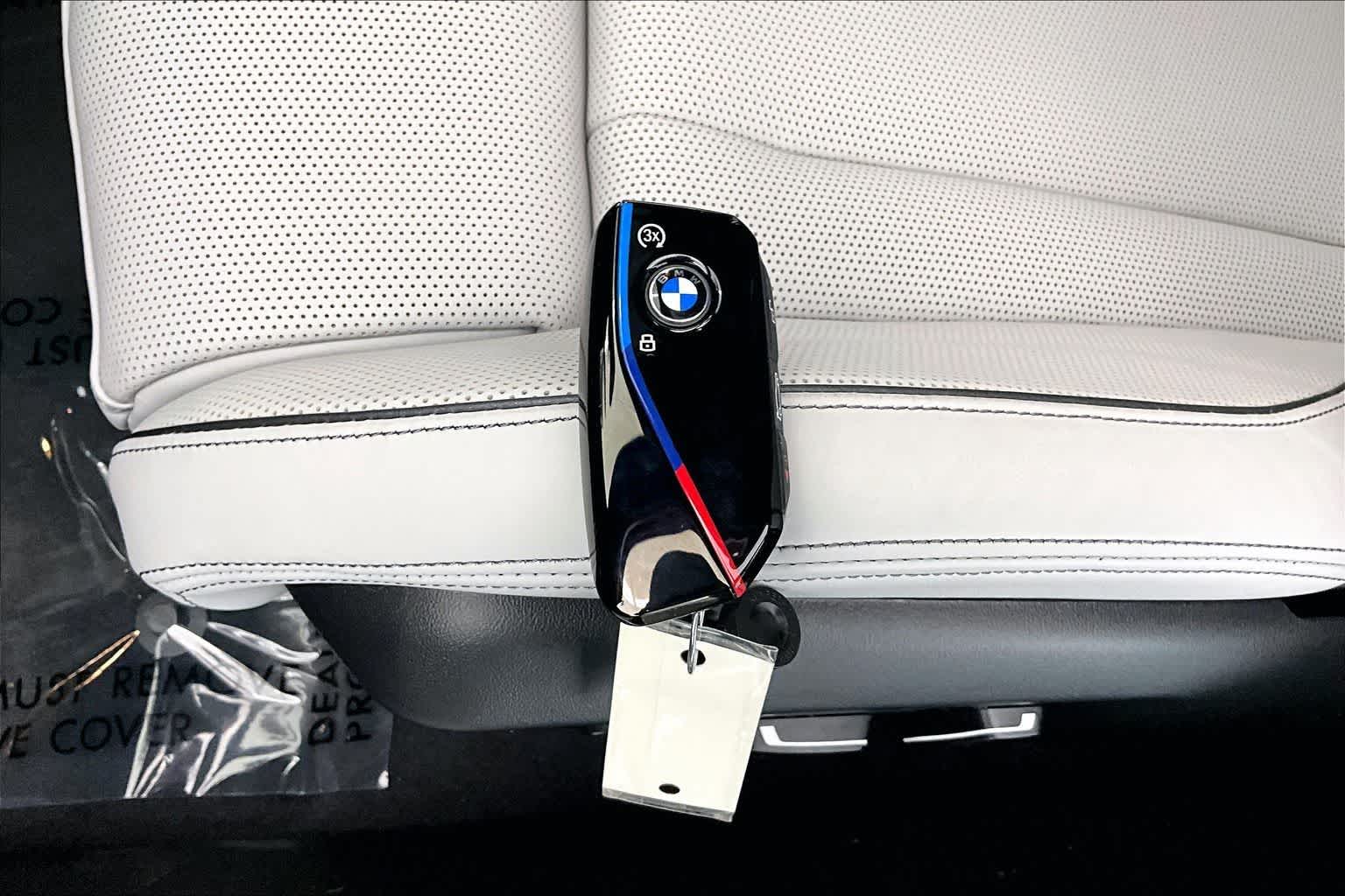 Thumbnail: 2026 BMW M5 - 20