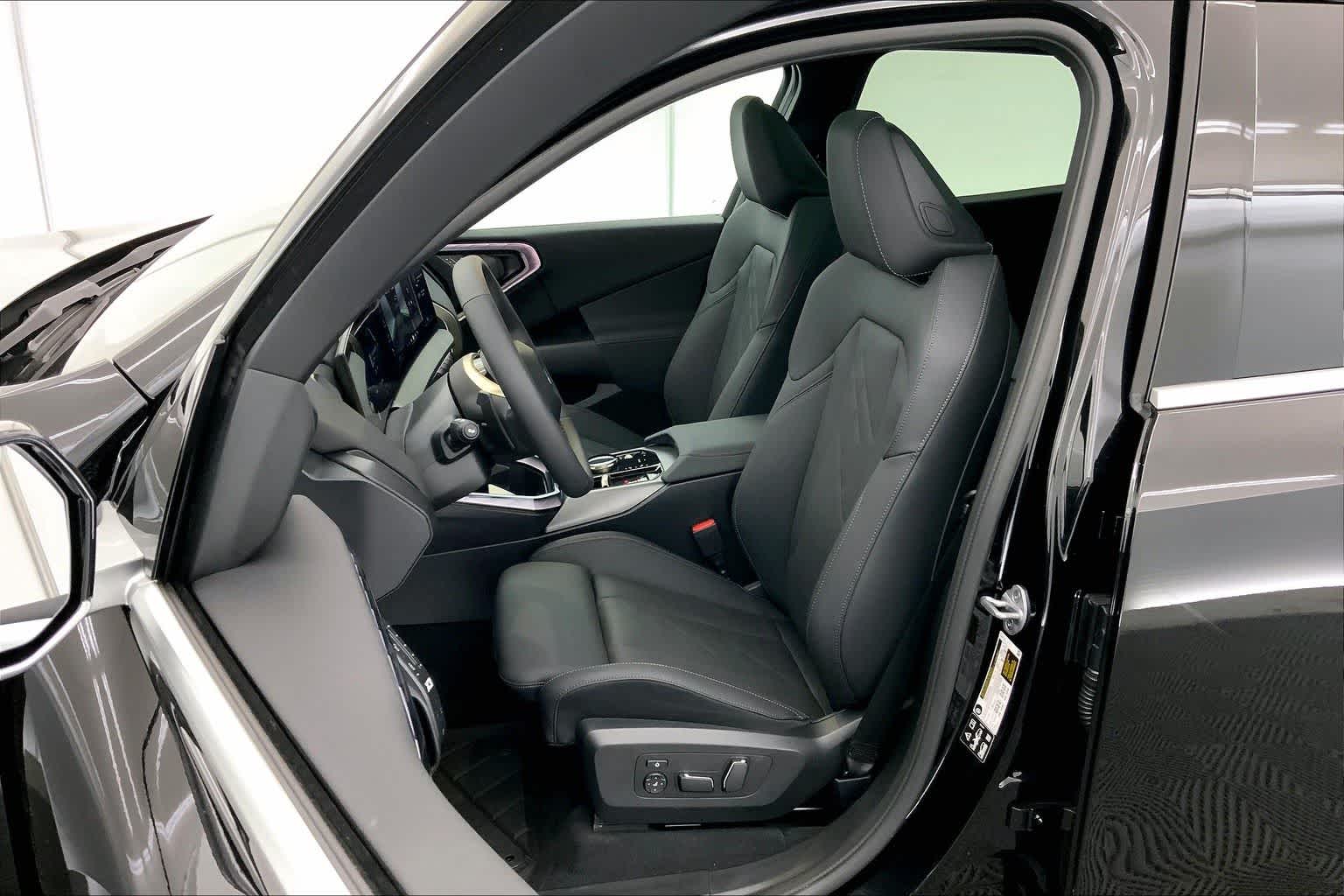 Thumbnail: 2025 BMW X3 - 11