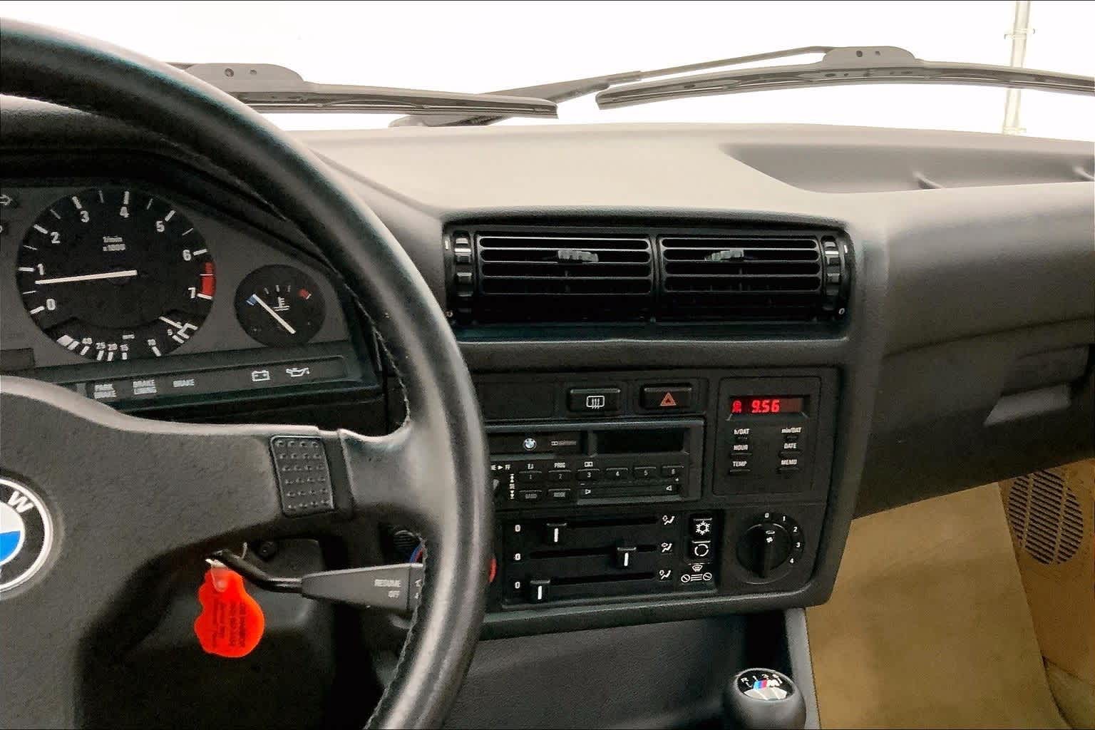 Thumbnail: 1991 BMW 3 Series - 15