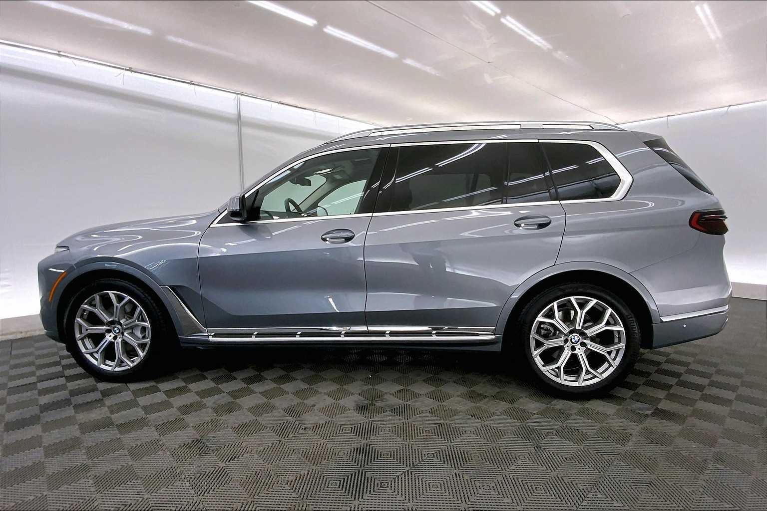 Thumbnail: 2024 BMW X7 - 3